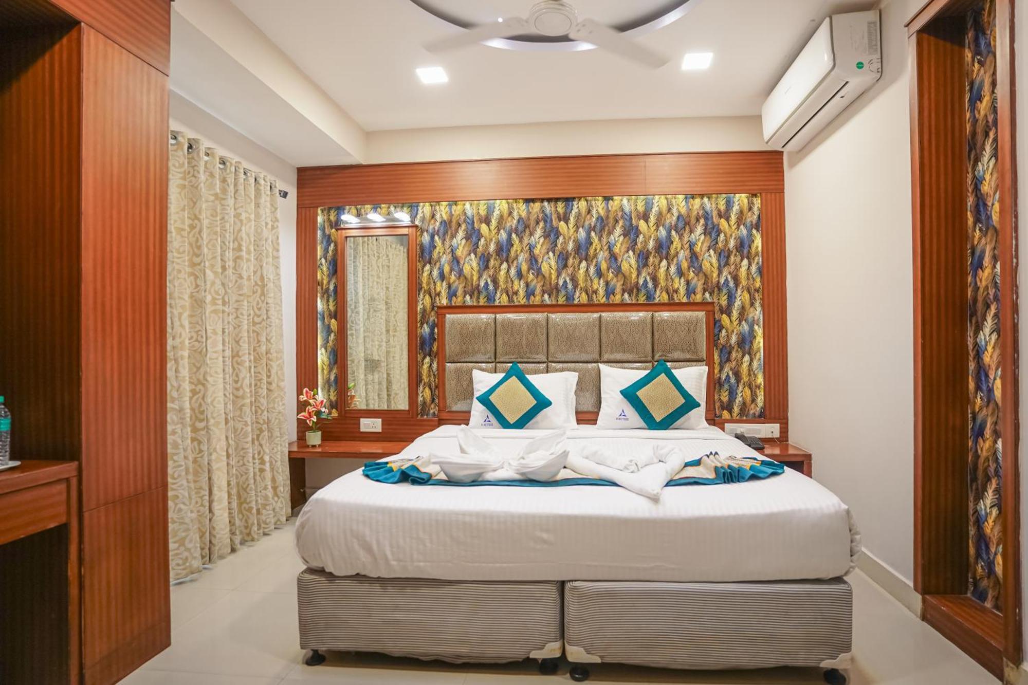 Pine Tree Boutique Hotel Ченнаи Экстерьер фото