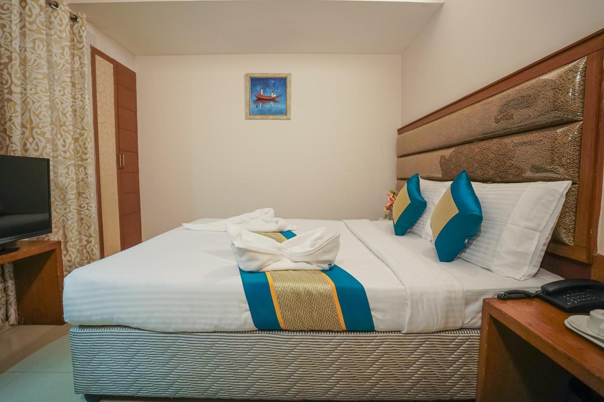 Pine Tree Boutique Hotel Ченнаи Экстерьер фото