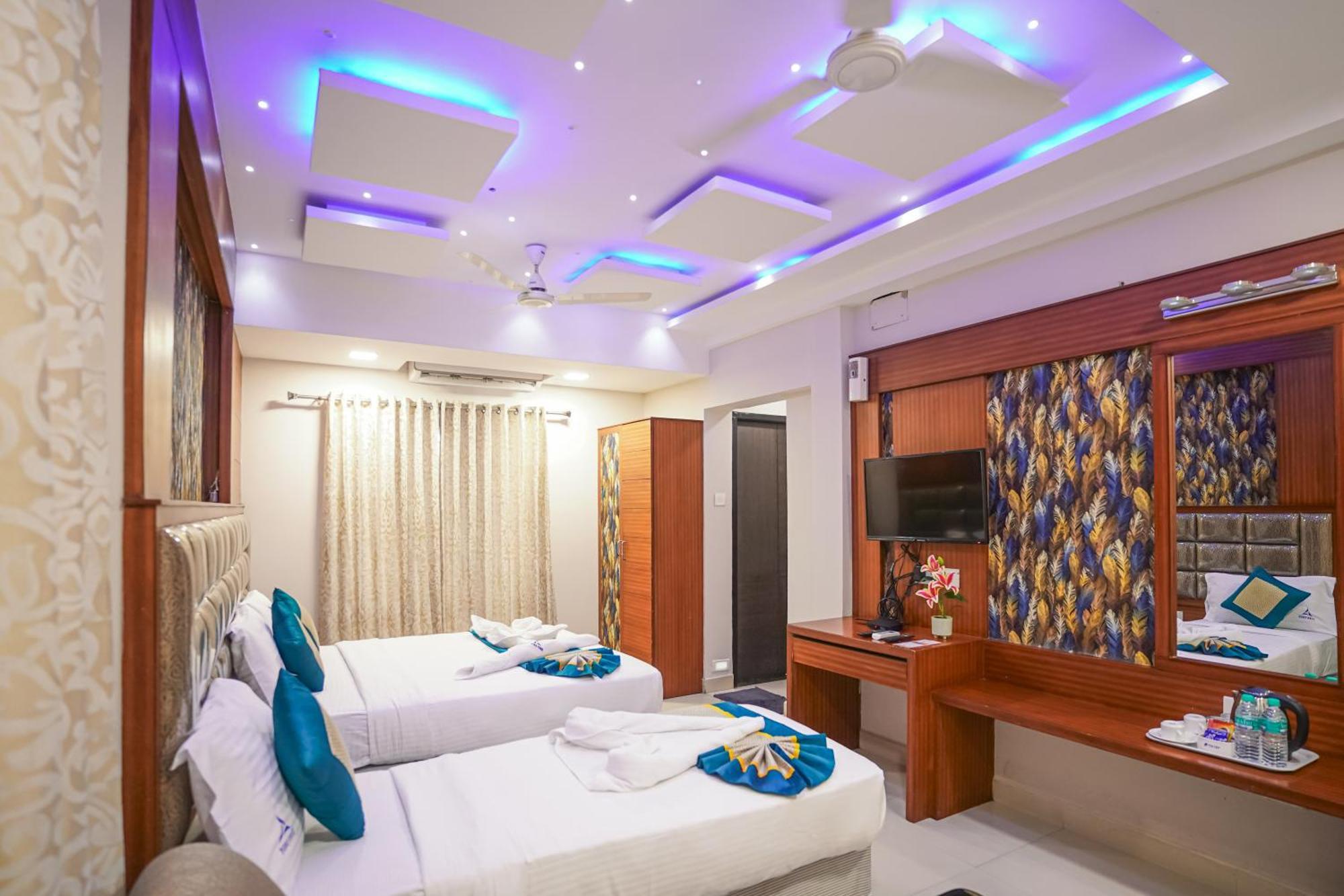 Pine Tree Boutique Hotel Ченнаи Экстерьер фото