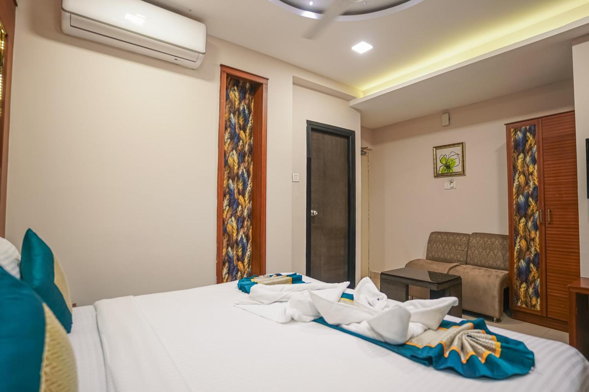 Pine Tree Boutique Hotel Ченнаи Экстерьер фото