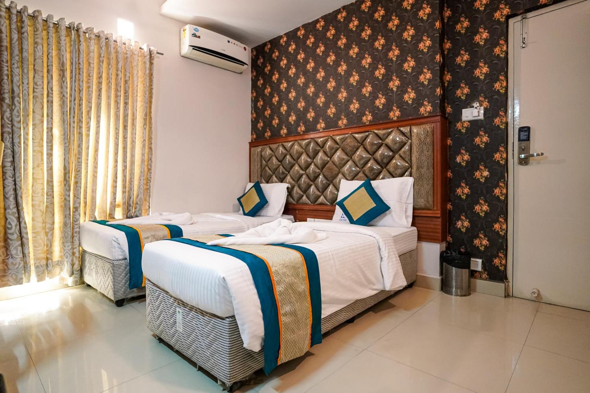 Pine Tree Boutique Hotel Ченнаи Экстерьер фото